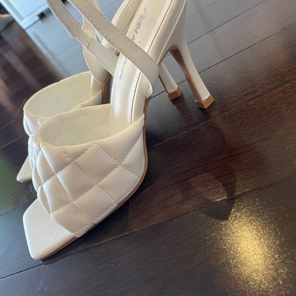 White quilted sling back heels - Picture 4 of 4